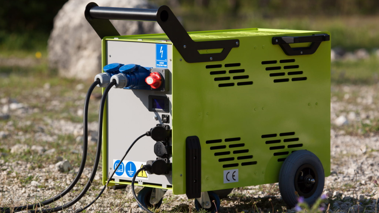 stacje-zasilania-2000W-KALIX,-produkcja,-serwis,-mobilne-generatory-sloneczne,-stacje-zasilania-wysokiej-mocy,-przenosne-stacje-solarne,-panele-sloneczne,-fotowoltaika,-elektrownie-solarne,-magazyny-energii