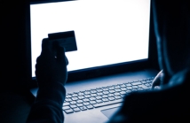 Nieautoryzowane transakcje płatnicze - Jak się przed nimi chronić i co robić, gdy już do nich dojdzie?