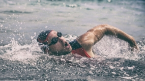 Przygotowanie do triathlonu: jak efektywnie włączyć trening pływania do swojego planu treningowego