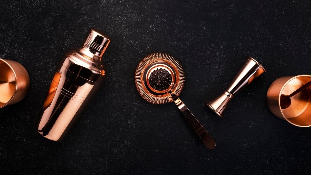 7 niezwykłych warsztatów barmańskich na statku: odkryj atrakcje na morzu!