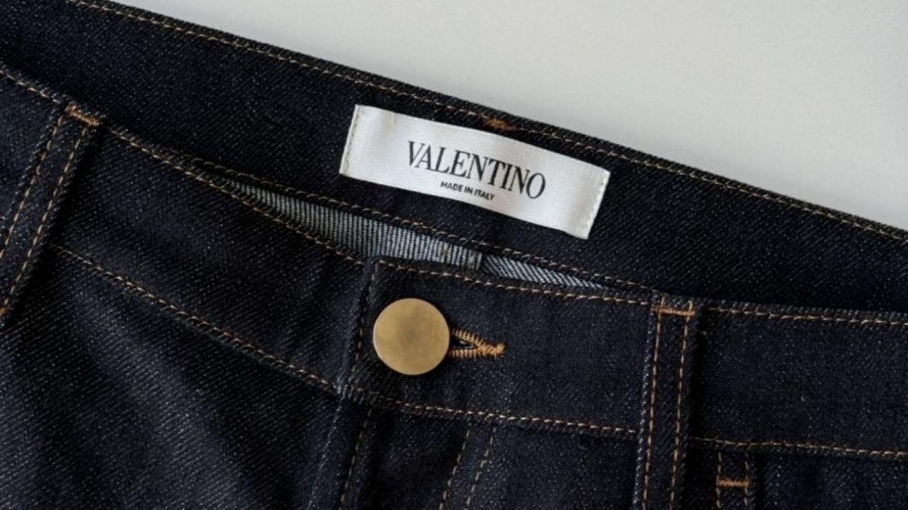Podbij świat mody w jeansach Valentino