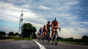 Trening rowerowy dla triathlonu: jak skutecznie rozwijać umiejętności na rowerze?