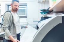 Efektywne strategie drukowania materiałów reklamowych: jak wyróżnić się na tle konkurencji?