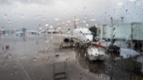 Systemy osłony meteo – jak efektywnie chronić maszyny i ludzi
