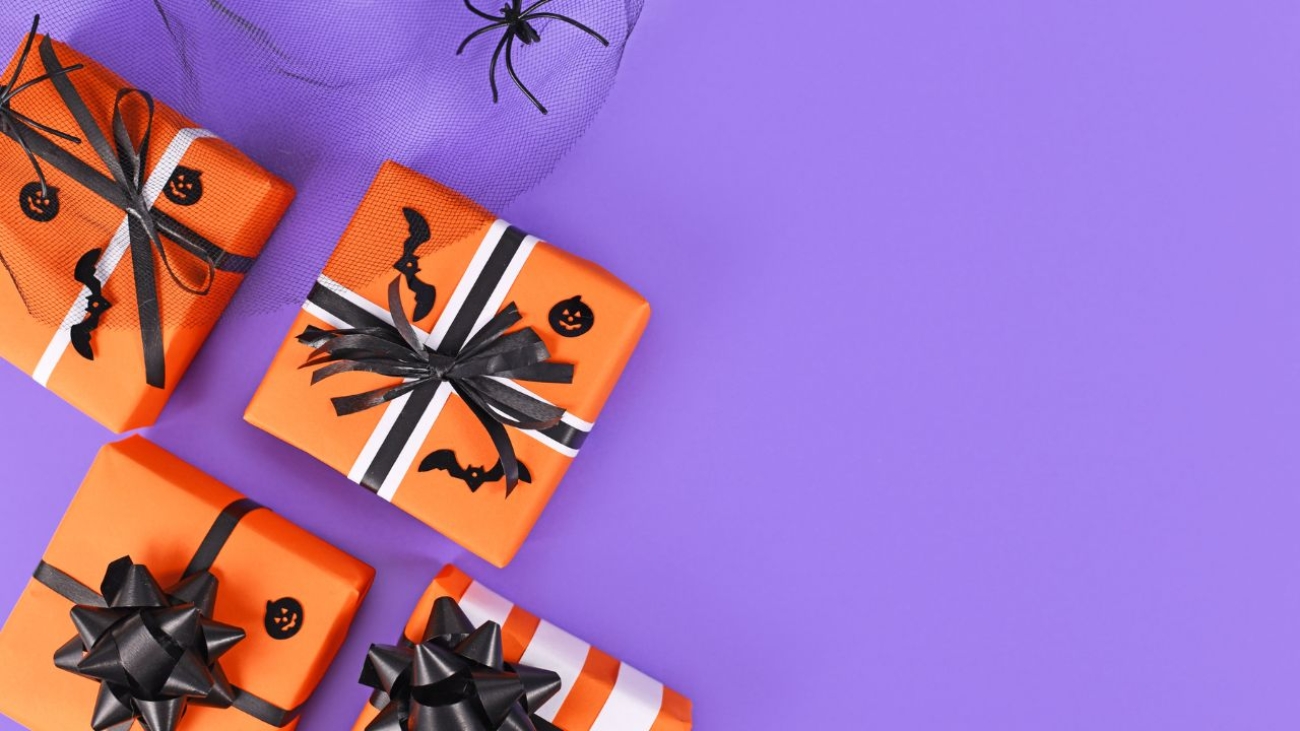 Nietypowe prezenty na Halloween: pomysły na upominki, które zaskoczą każdego