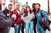 Nowoczesne oprowadzanie: Jak technologia Tour Guide zmienia turystykę?