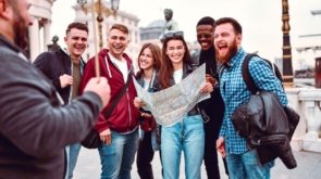 Nowoczesne oprowadzanie: Jak technologia Tour Guide zmienia turystykę?
