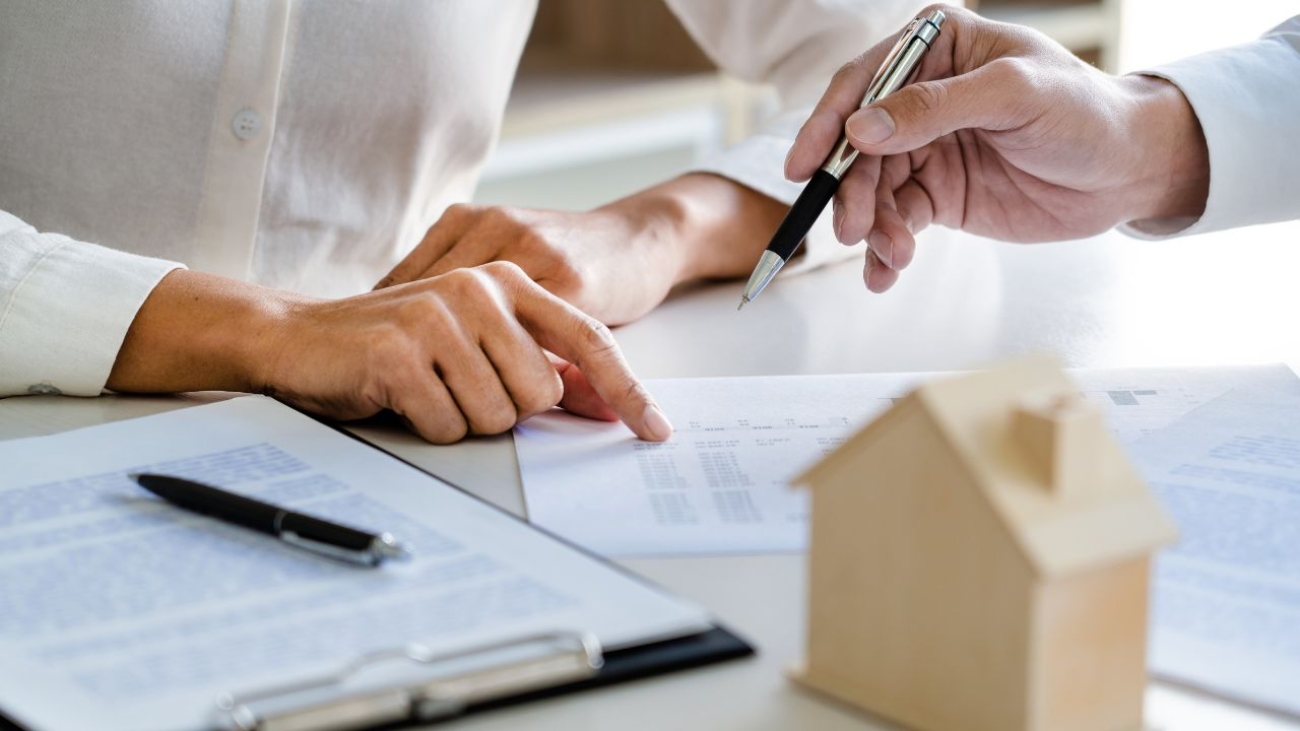 Sporządzanie aktów przeniesienia własności nieruchomości przez notariusza