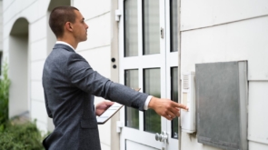 Jak postępować w sprawach egzekucji komorniczej – porady od Kancelarii Prawno Windykacyjnej w Krakowie