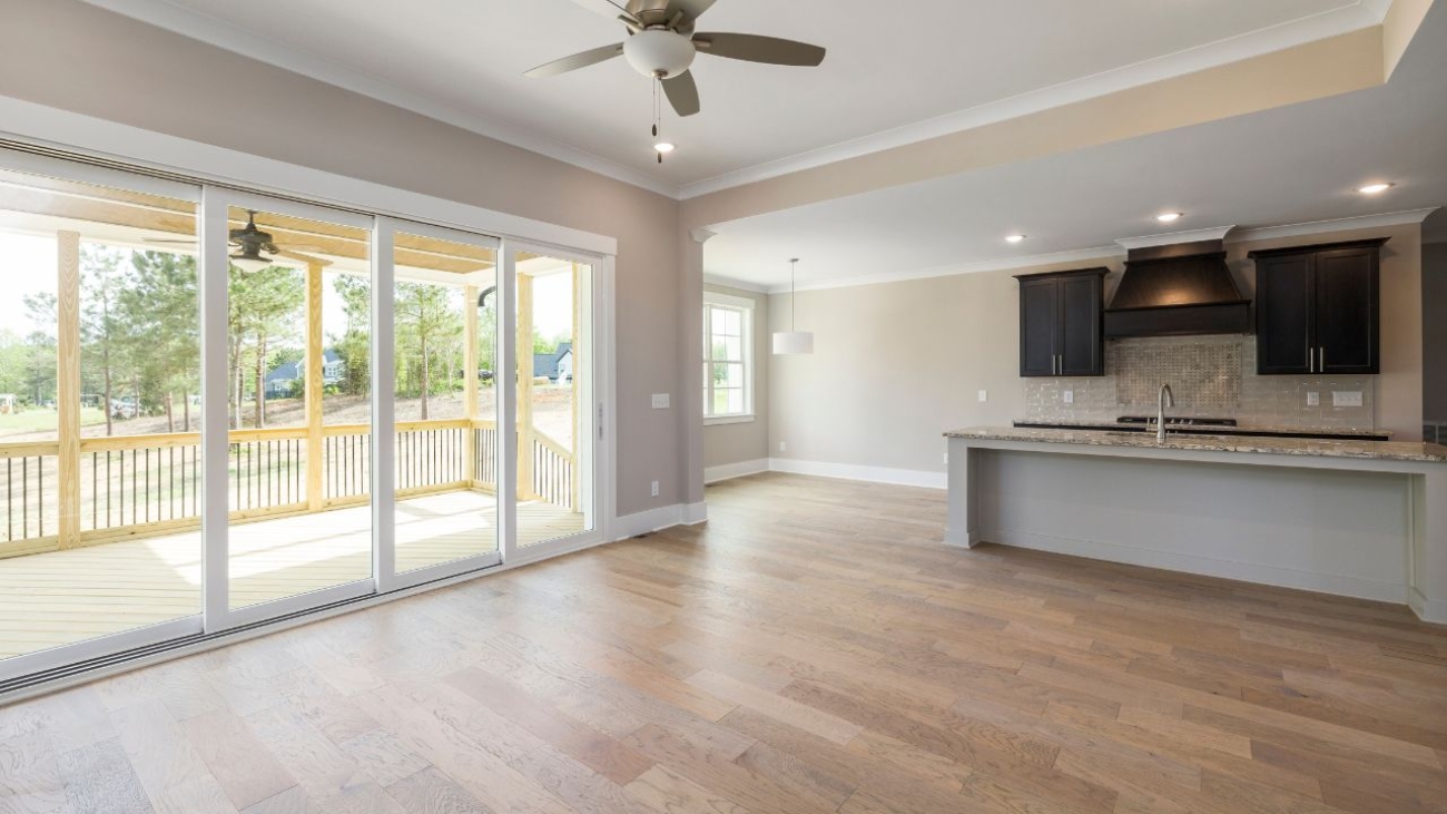 Podłoga drewniana: klasyka kontra nowoczesność - kiedy warto ją wybrać?