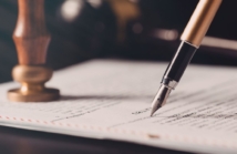 Porównanie testamentu notarialnego i testamentu własnoręcznego: Jakie są różnice i który wybrać?