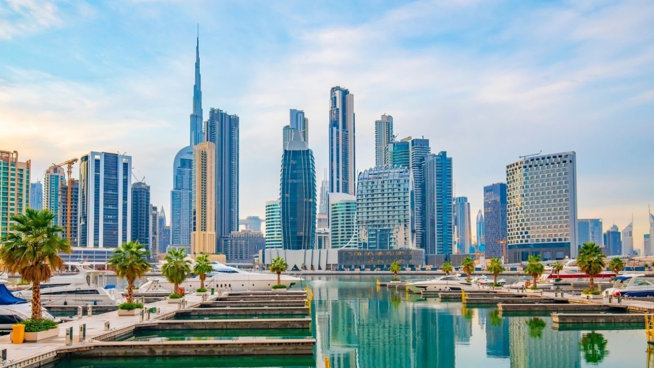 Przygotuj się na niezapomniane wakacje w Emiratach Arabskich