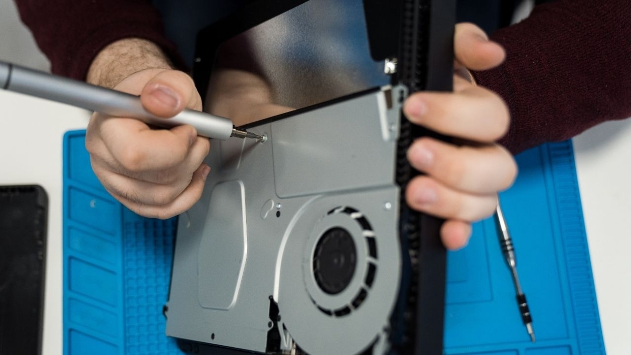 Dlaczego warto skorzystać z profesjonalnego serwisu konsol?