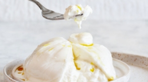 Odkryj nieznane sekrety wytwarzania włoskich serów: od mozzarelli po gorgonzolę