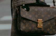 Louis Vuitton nie tylko torby – najciekawsze ubrania z drugiej ręki