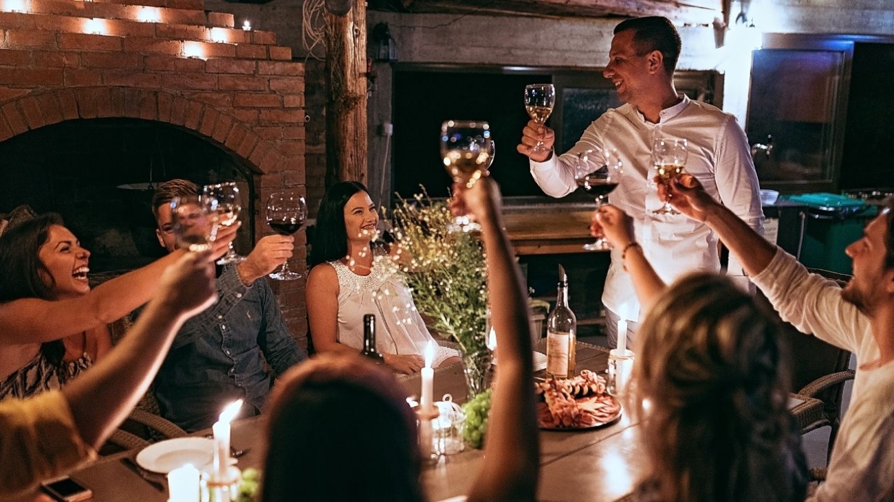 5 Powodów, Dla Których Restauracja Sobremesa w Warszawie Jest Idealnym Miejscem na Organizację Imprezy Firmowej