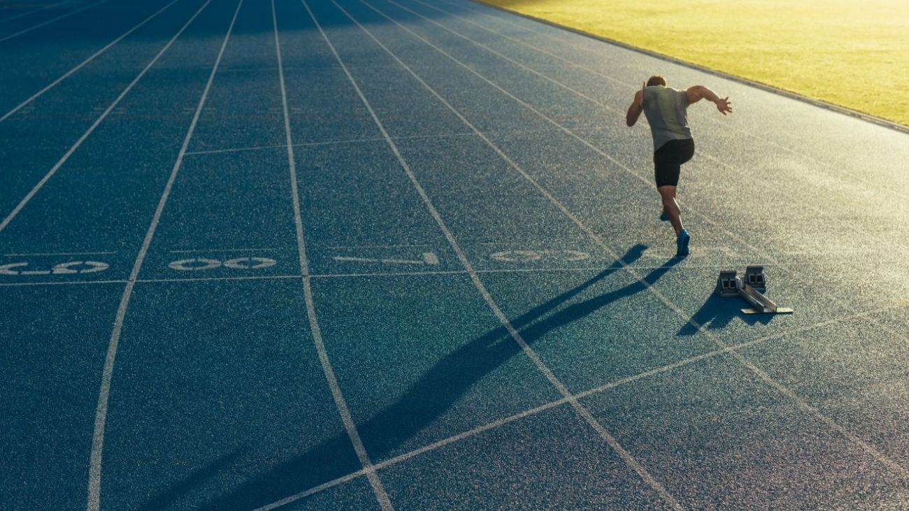 Jak trening biegowy wspiera rozwój w triathlonie?