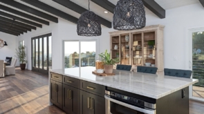 Nowoczesne trendy w produkcji frontów kuchennych: innowacje, materiały i kolory