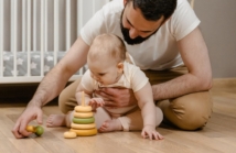 Podłogi a alergie – jakie rozwiązania są bezpieczne dla zdrowia?