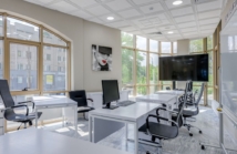 Ergonomia w biurze – jak właściwe krzesło wpływa na wydajność i samopoczucie