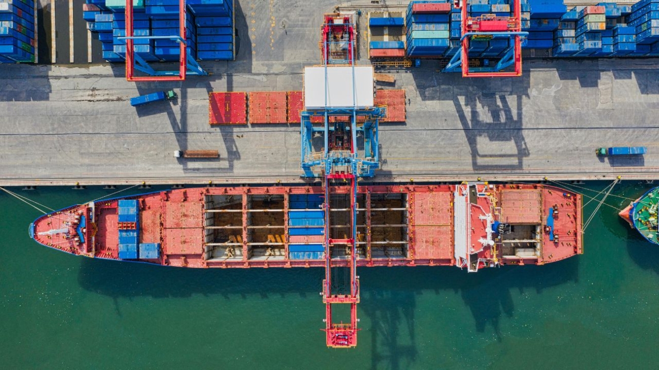 Spedycja morska – FCL, LCL, transport ponadgabarytowy i obsługa frachtu oceanicznego