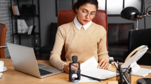 Jak dobrać notariusza przy transakcji międzynarodowej — na co zwrócić uwagę