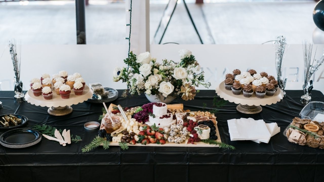 Imprezy okolicznościowe: wesele, wieczór panieński, urodziny – przestrzeń i styl w River Cafe