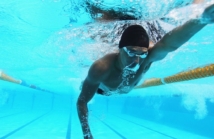 Jak wygląda proces analizy wideo podwodnego w treningu pływania?