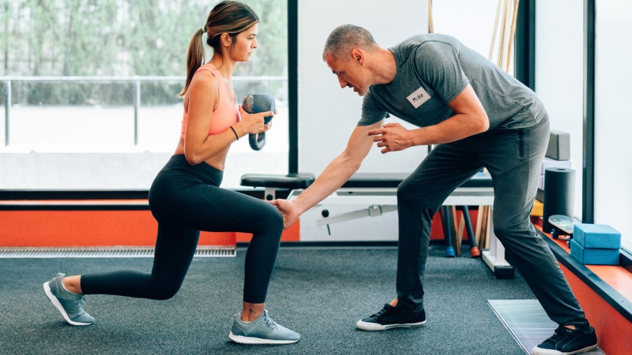 Jak wybrać dobrego trenera personalnego — 7 pytań, które warto zadać