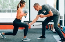 Jak wybrać dobrego trenera personalnego — 7 pytań, które warto zadać