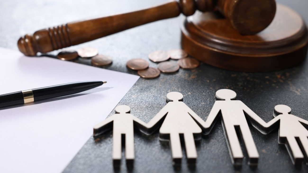 Alimenty na dziecko: jak sąd je wylicza i co wpływa na kwotę?