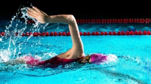 Jak pływać szybciej bez większego zmęczenia? Sekret ekonomii ruchu