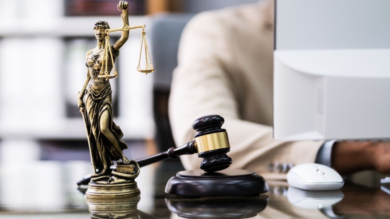 Jak wygląda analiza umowy kredytowej w kancelarii? Co dokładnie jest badane?