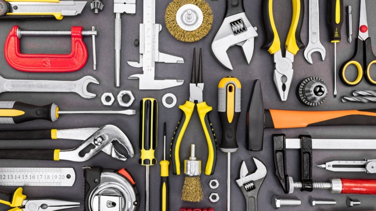 Poradnik dla elektryka: zestaw narzędzi Wiha, co warto mieć w walizce?