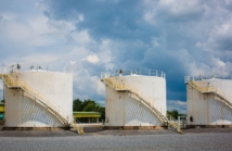 Beton wibrowany – co daje w produkcji zbiorników