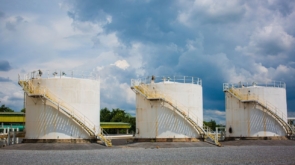 Beton wibrowany – co daje w produkcji zbiorników