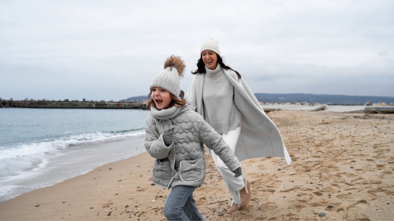 Morze poza sezonem – zalety jesiennych i zimowych pobytów