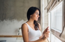 Rolety rzymskie a zasłony – porównanie