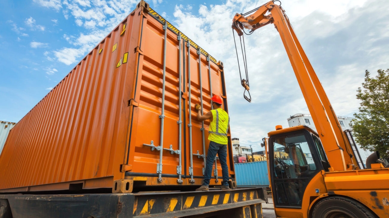 Transport kontenerowy: klucz do globalnej logistyki i handlu międzynarodowego